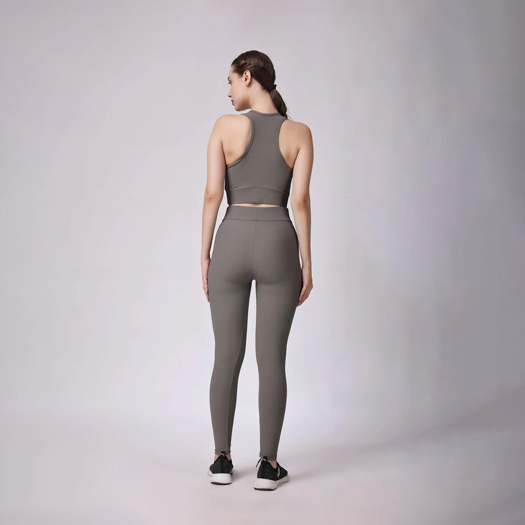 Elevate Your Workout Practice with a Stylish Ladies Gym, Yoga and Sports Wear Set